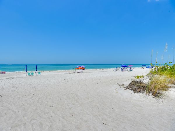 Longboat Key One Bedroom Condo Located on Beach