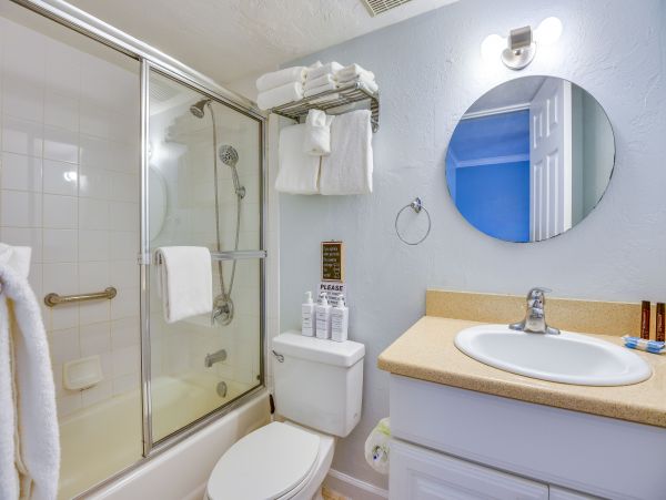 Longboat Key One Bedroom Condo Located on Beach