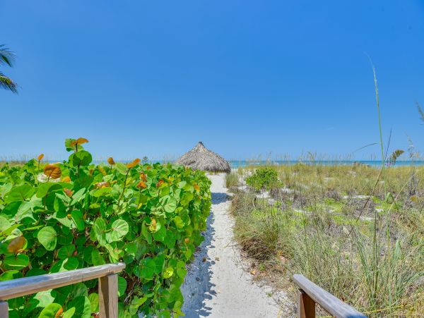 Longboat Key One Bedroom Condo Located on Beach