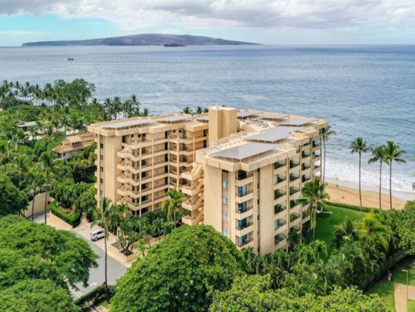 Beachfront Luxury Vacation Condo in Wailea Ocean Views