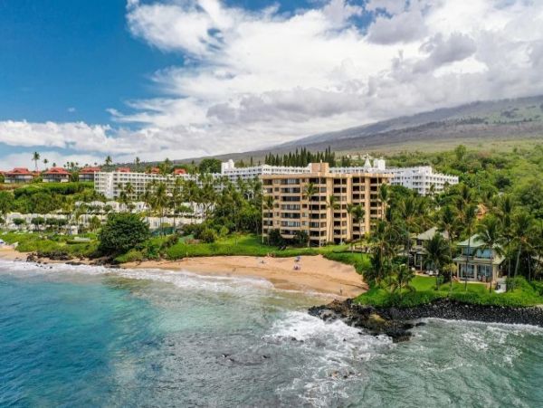 Beachfront Luxury Vacation Condo in Wailea Ocean Views