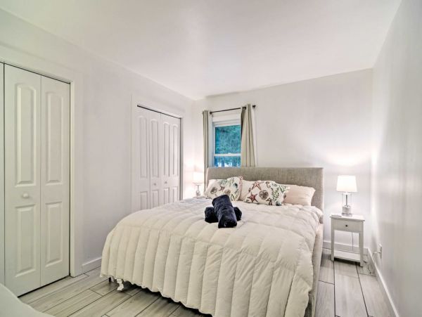 Lovely 2 Bedroom Home in Siesta Key Only Half-Mile to Beach
