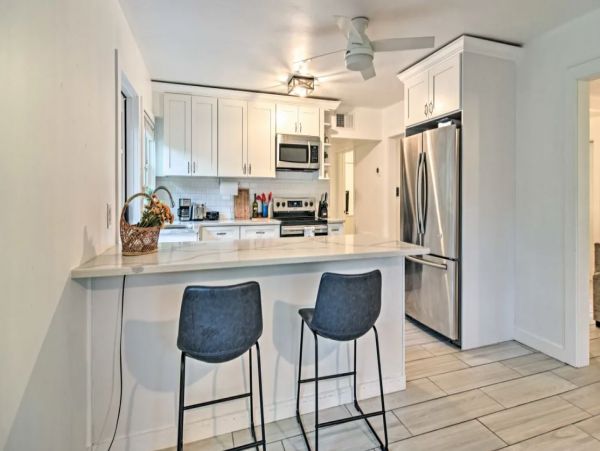 Lovely 2 Bedroom Home in Siesta Key Only Half-Mile to Beach