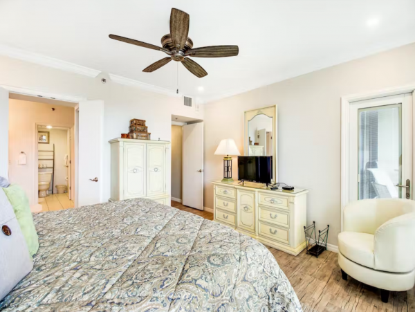 Longboat Key Vacation Beach Condo Sleeps 4 Guests