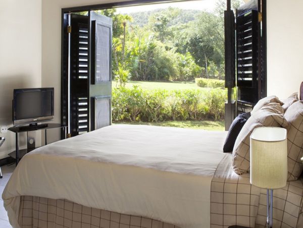 Jamaica Home 1004280
