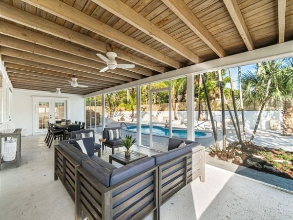 Luxury Three Bedroom Cozy Cottage in Boynton Beach Sleeps 6