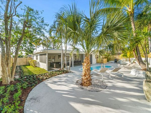 Luxury Three Bedroom Cozy Cottage in Boynton Beach Sleeps 6