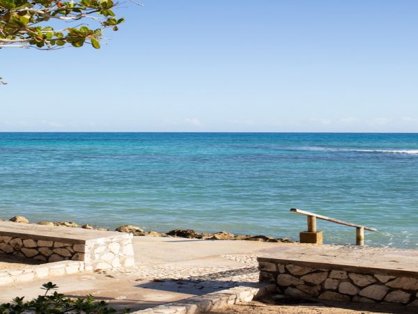 Jamaica Home 1004311
