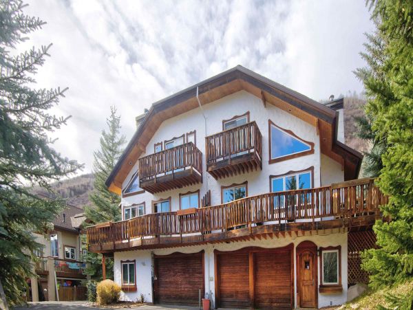 West Vail Duplex directly on Shuttle Path