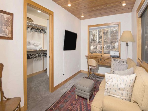 West Vail Duplex directly on Shuttle Path
