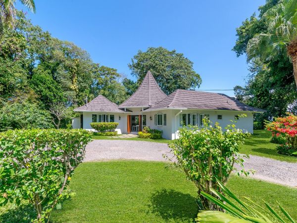Jamaica Home 1004321