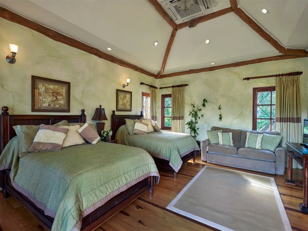 Jamaica Home 1004340