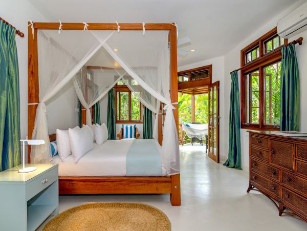 Jamaica Home 1004371