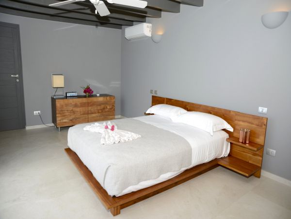 Antigua Barbuda Home 1004384