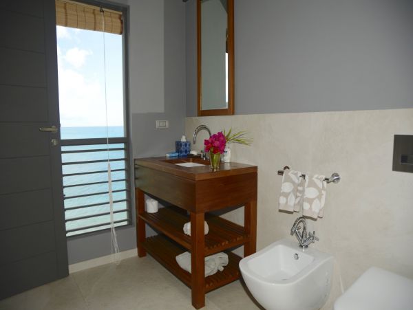 Antigua Barbuda Home 1004385