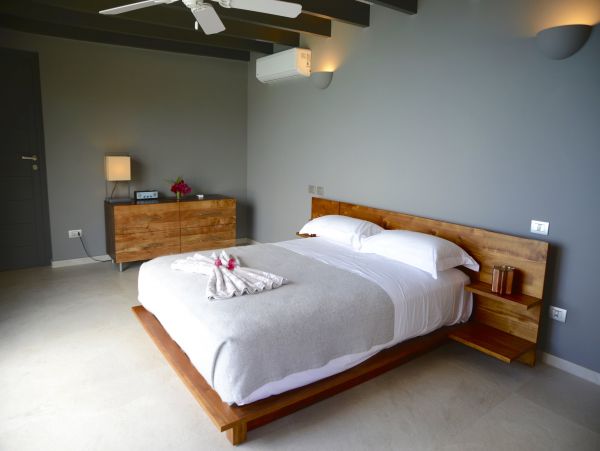 Antigua Barbuda Home 1004386