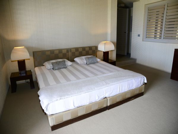 Antigua Barbuda Home 1004386