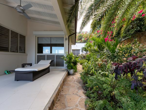 Antigua Barbuda Home 1004387