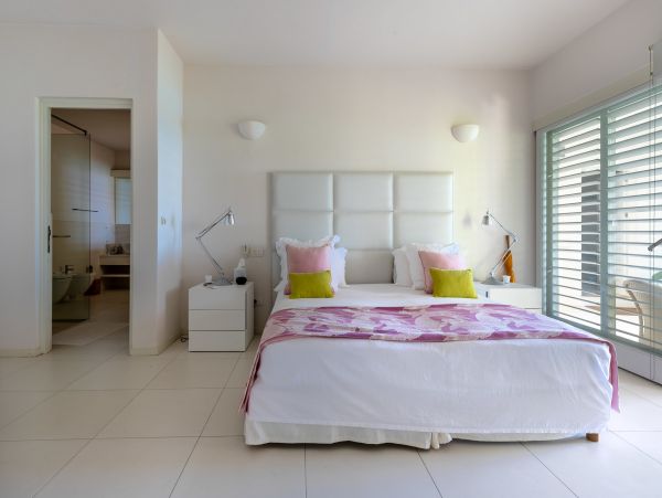Antigua Barbuda Home 1004387