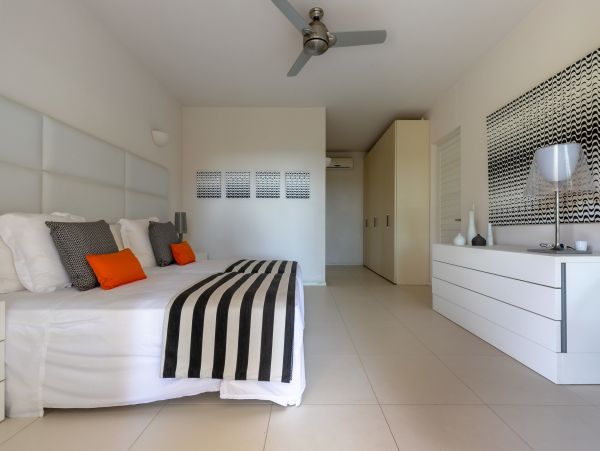 Antigua Barbuda Home 1004387