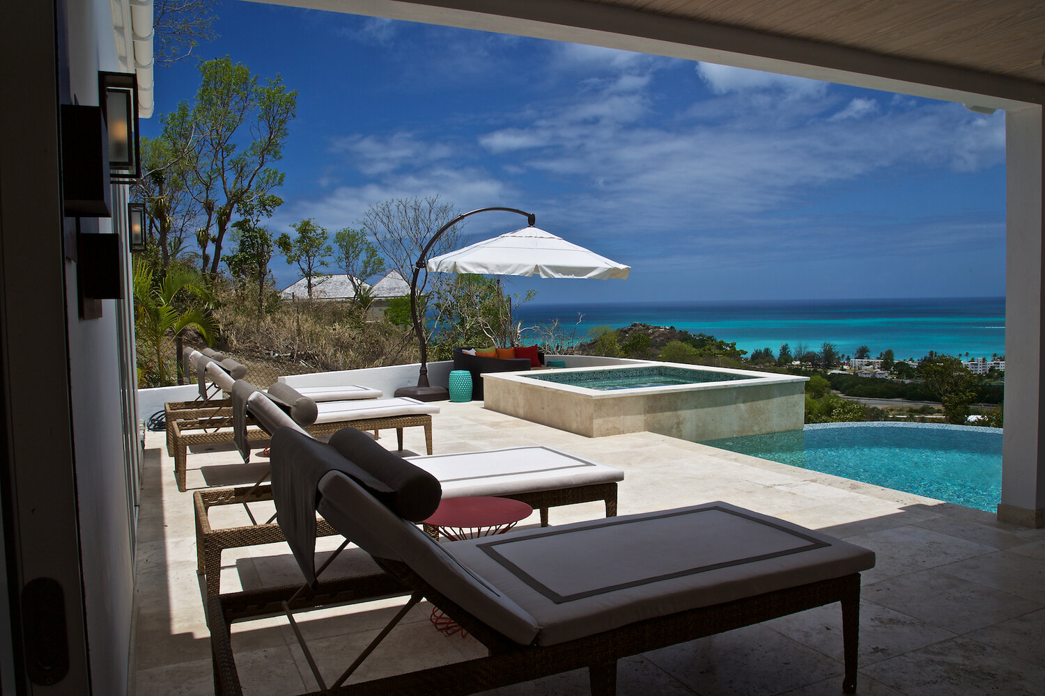 Antigua Barbuda Home 1004388