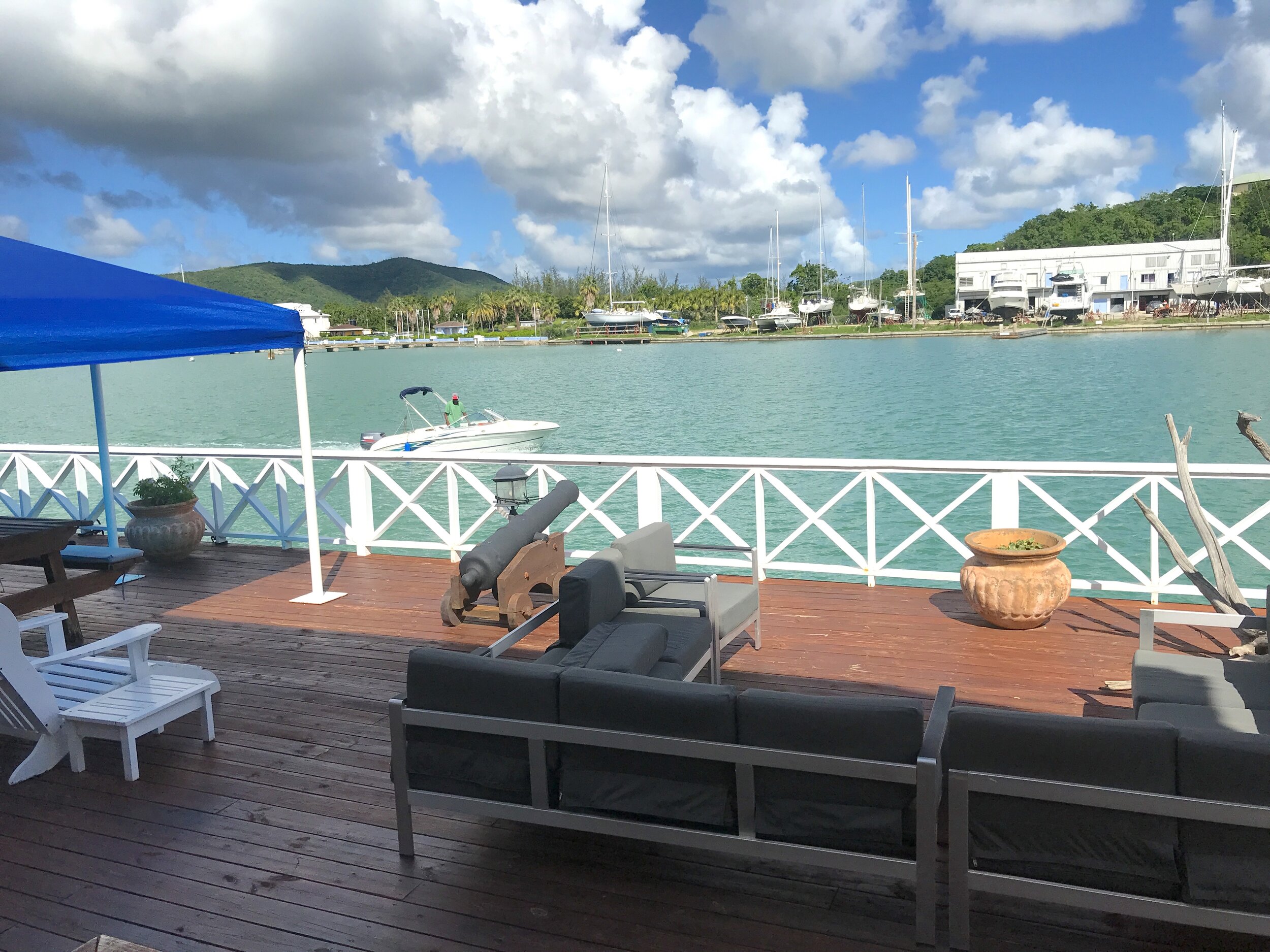 Antigua Barbuda Home 1004392