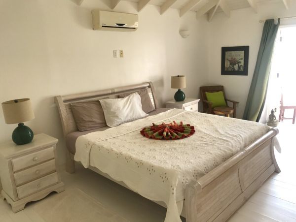 Antigua Barbuda Home 1004392