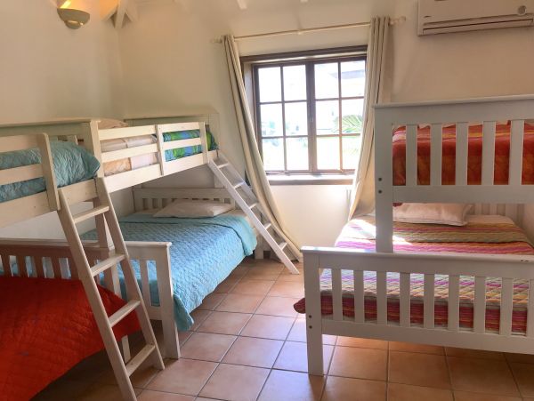 Antigua Barbuda Home 1004392