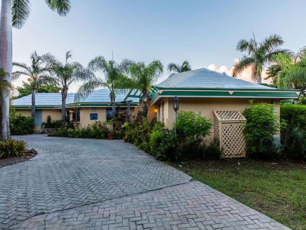 St. John Home 1004538