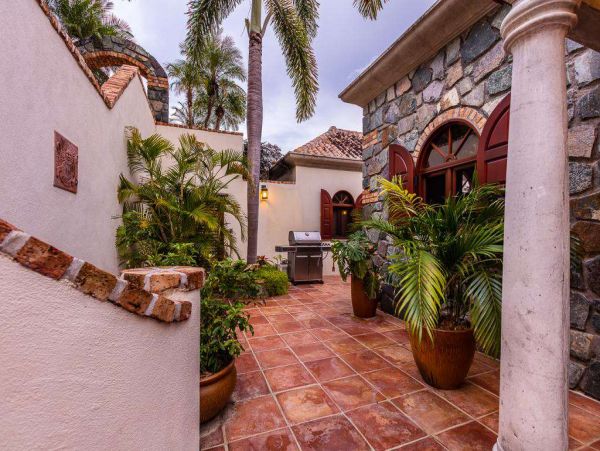 St. John Home 1004540