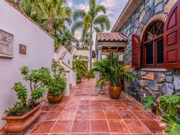 St. John Home 1004540