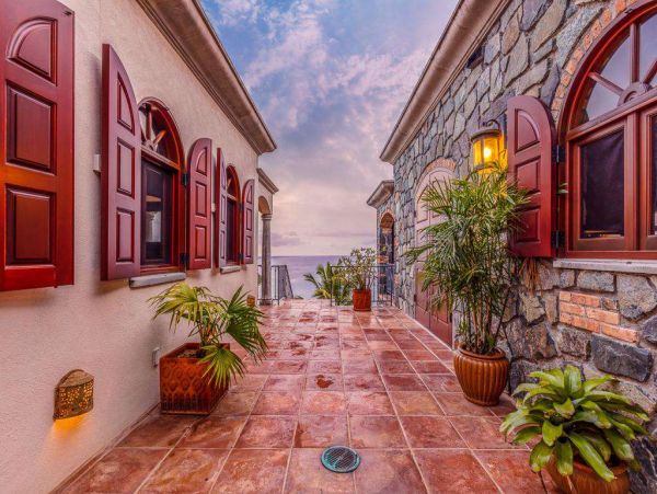 St. John Home 1004540