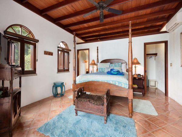 St. John Home 1004540