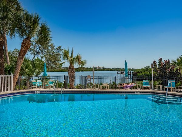 Charming Town House in Indian Shores with Tennis Pool