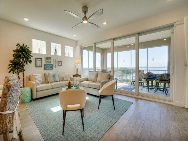 Bayfront Vacation Condo in Bradenton with Pool & Hot Tub