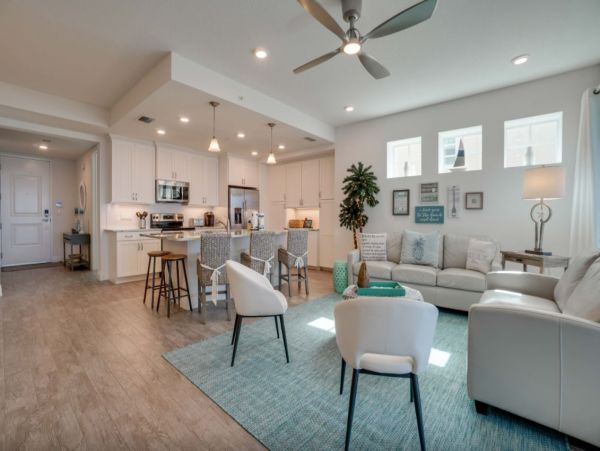 Bayfront Vacation Condo in Bradenton with Pool & Hot Tub