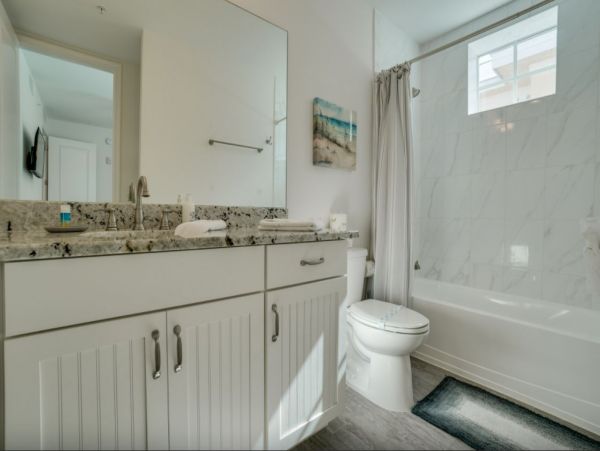 Bayfront Vacation Condo in Bradenton with Pool & Hot Tub