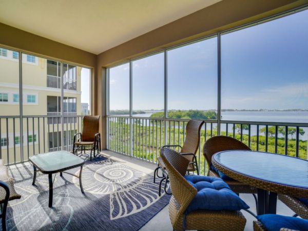 Bayfront Vacation Condo in Bradenton with Pool & Hot Tub