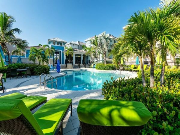 Bayfront Vacation Condo in Bradenton with Pool & Hot Tub