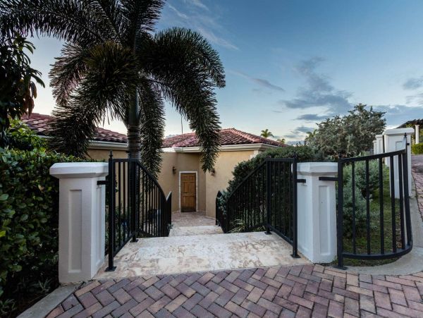 St. John Home 1004632
