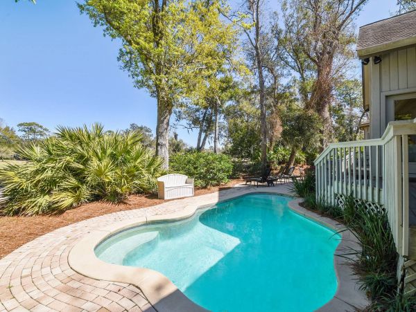 Charming Vacation Home in Hilton Head with Pool Sleeps 10