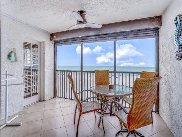 On Beach Fort Myers Vacation Condo Two Bedrooms Gulf Views