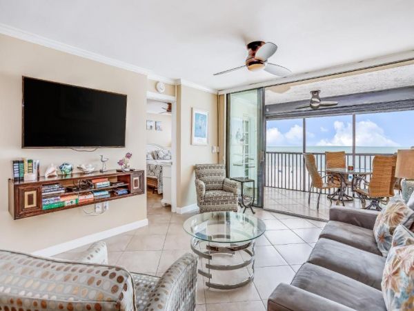 On Beach Fort Myers Vacation Condo Two Bedrooms Gulf Views