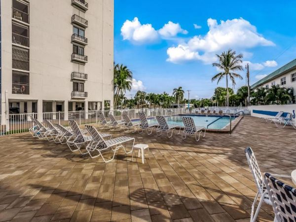 On Beach Fort Myers Vacation Condo Two Bedrooms Gulf Views