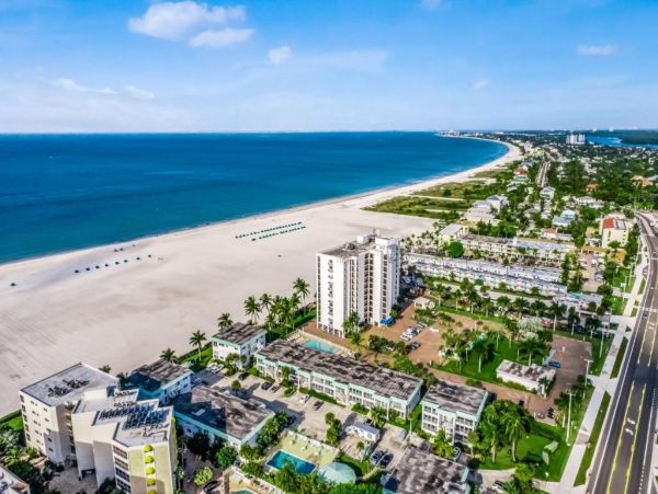 On Beach Fort Myers Vacation Condo Two Bedrooms Gulf Views