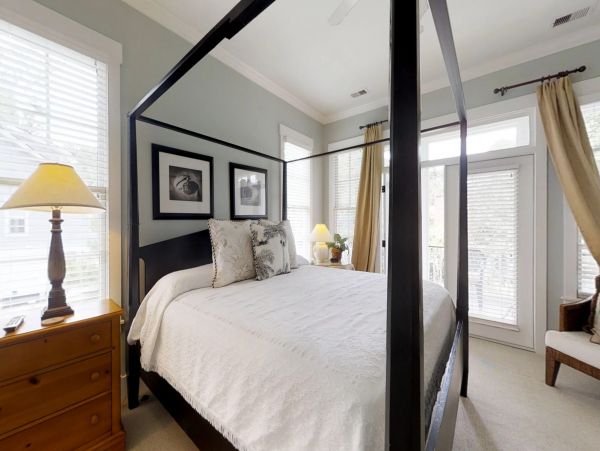 Four Bedroom Walk to Beach Rental Home in Hilton Head