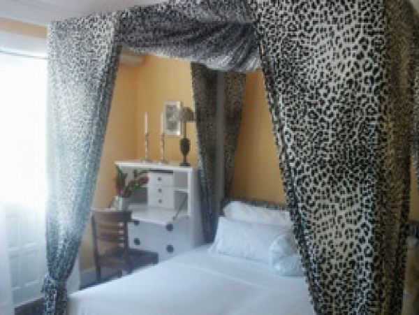 Jamaica Home 1004676