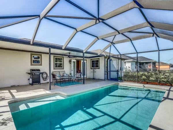 Cape Coral Three Bedroom Pool Home Sleeps Six Guests