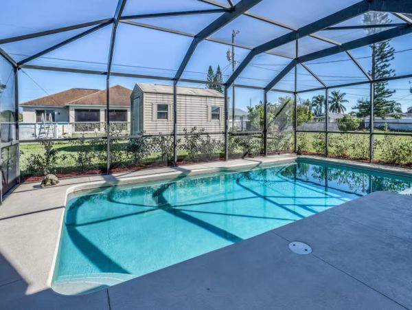Cape Coral Three Bedroom Pool Home Sleeps Six Guests