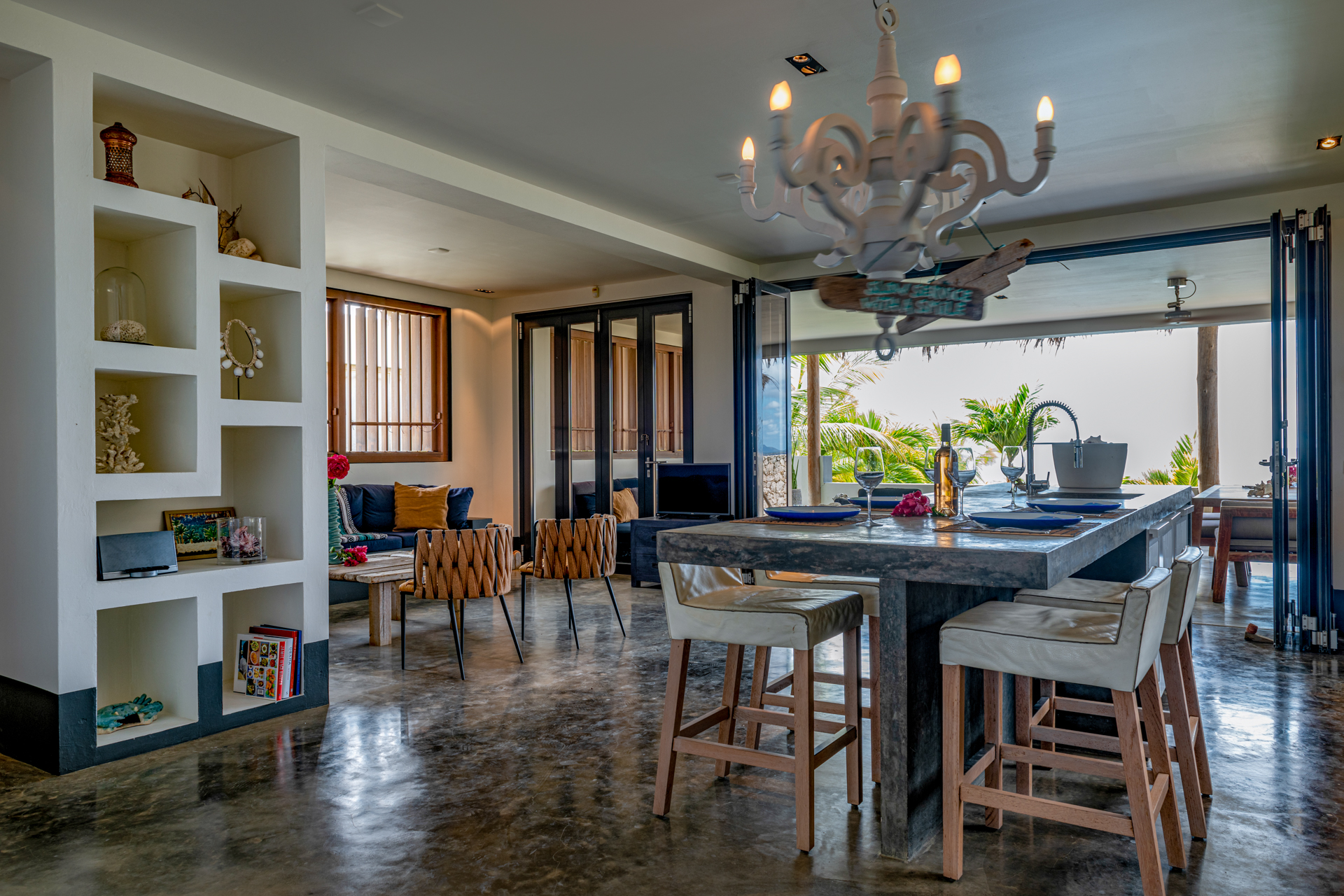 Spectacular Four Bedroom Bonaire Oceanfront Villa